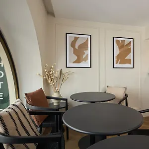 **** מלון Elysee Secret צרפת